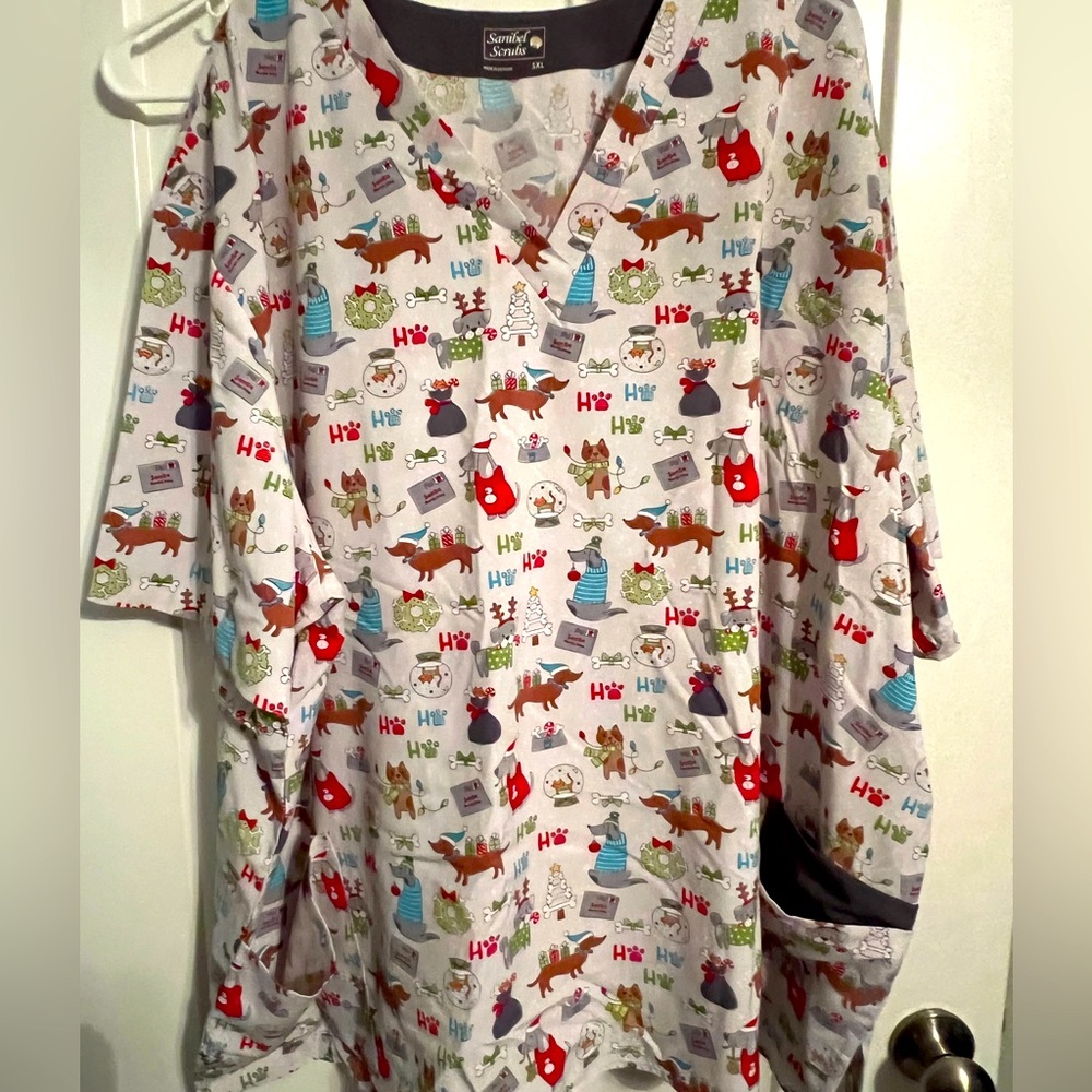 Christmas 5X scrub top !! With cute pups/kitties !